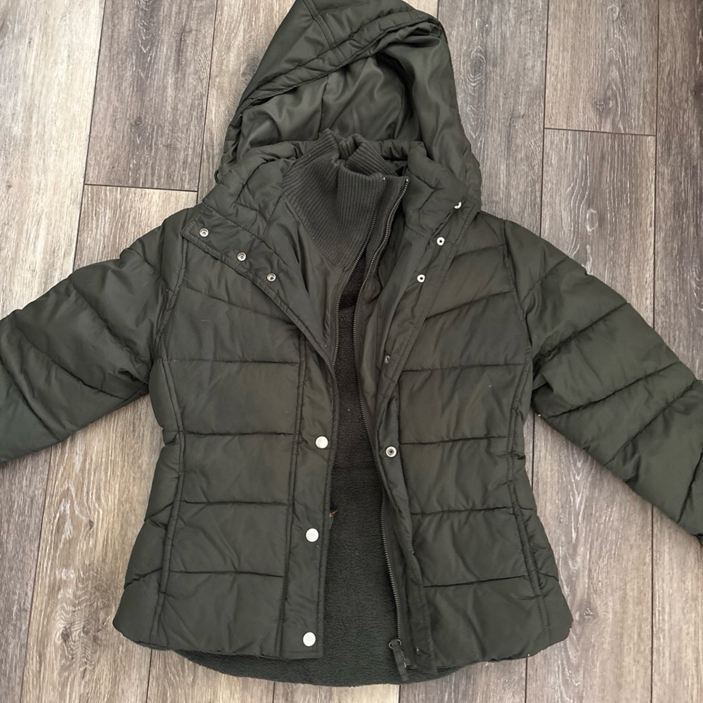 Bitten by Sarah Jessica Parker Olive Puffer Jacket- large